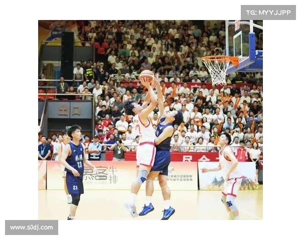 CBA赛场内外精彩纷呈 专访球员与教练分享赛季心得与挑战