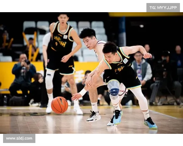 CBA赛事装备创新与发展分析 聚焦篮球科技与球员需求提升 CBA赛事装备创新与发展分析 聚焦篮球科技与球员需求提升